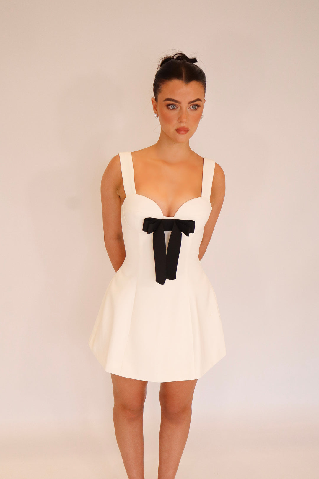 Darling 2.0 in Off-White (Non Velvet Bow)